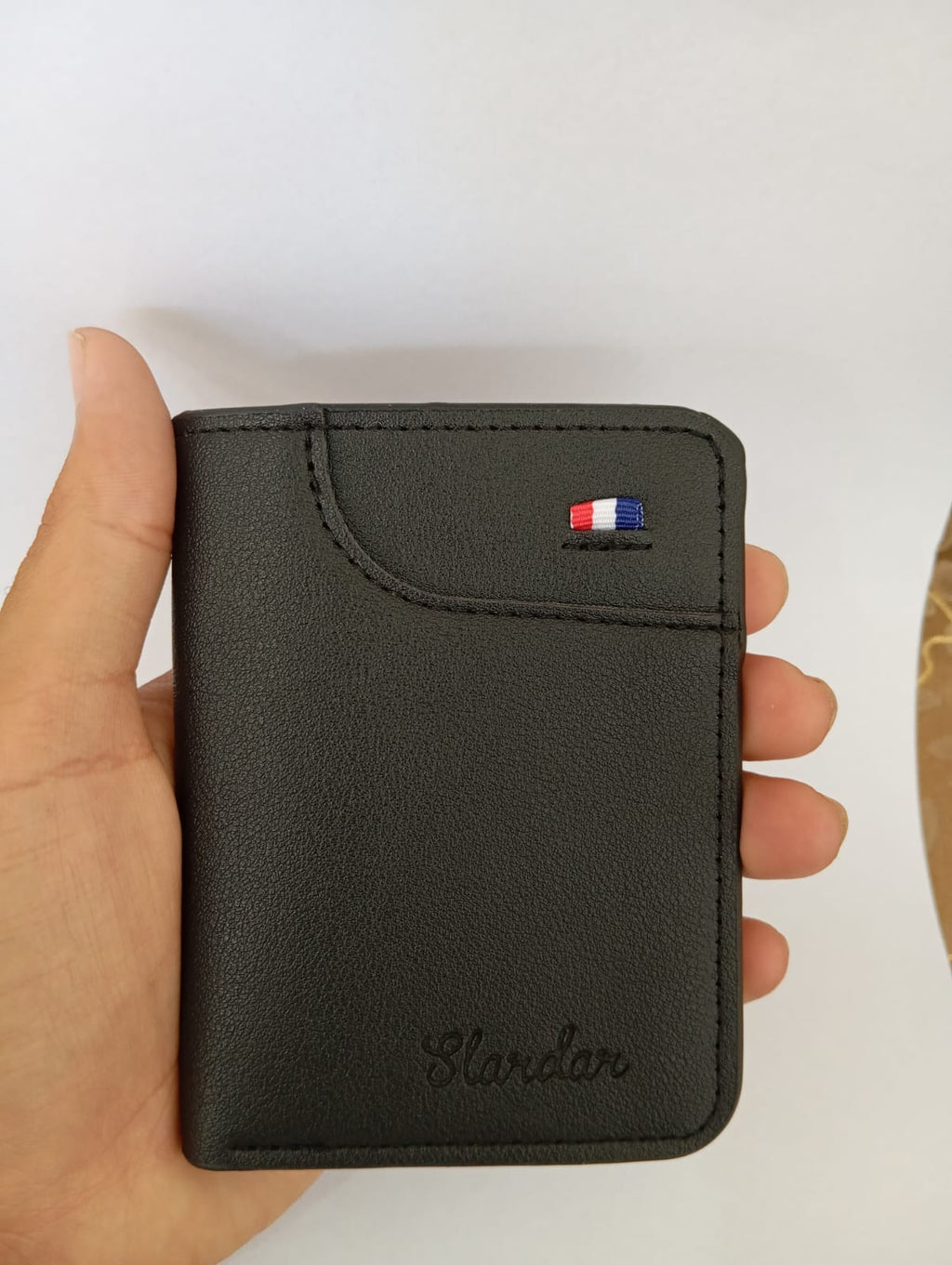 Elegant Leather Wallet for Men – Compact & Stylish